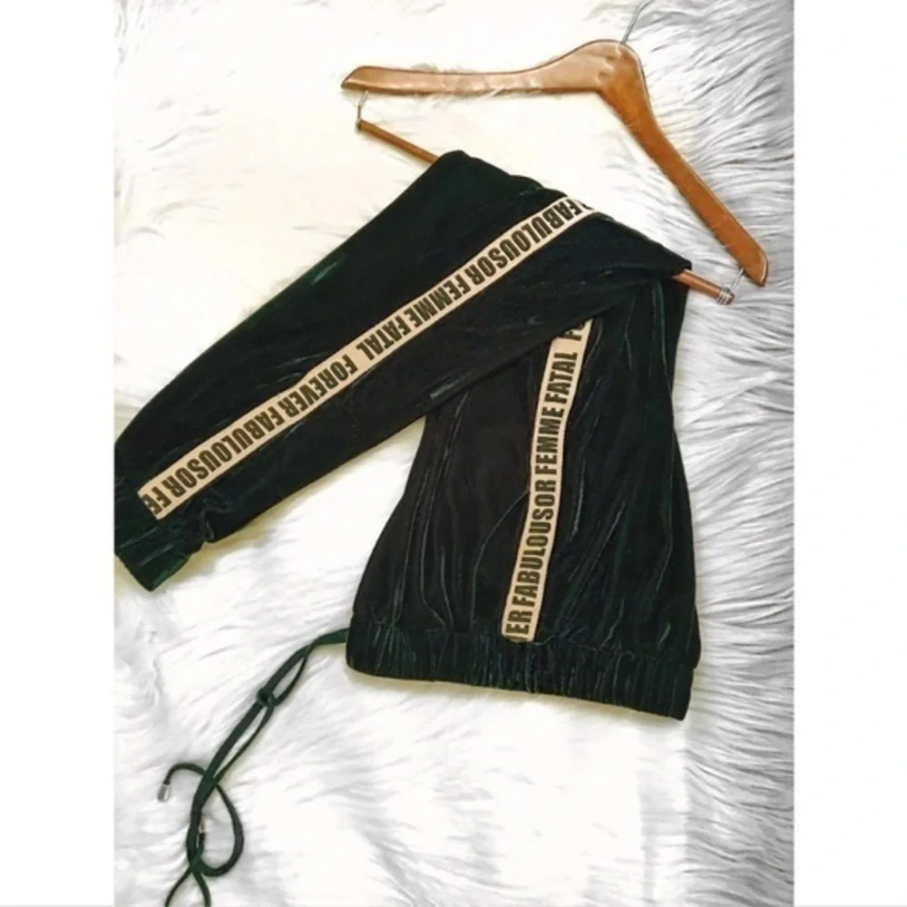 L’ATISTE deep green velvet joggers NWOT